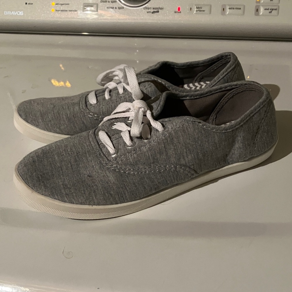 Time and Tru Women’s Grey Sneakers